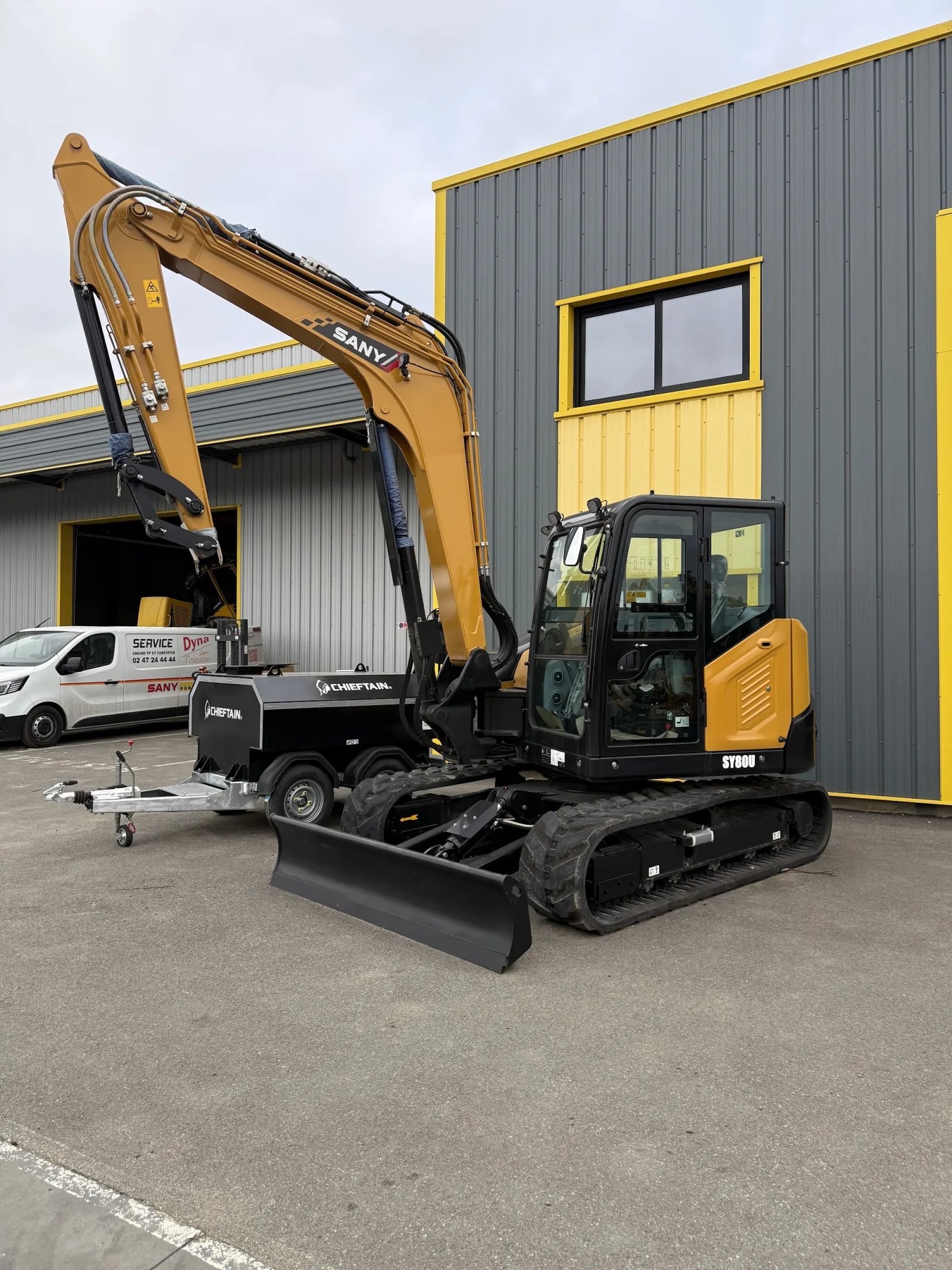 Vente d’une pelle SANY SY80 à proximité de Sonzay — VENTE SANY SANY SY80 — à Villiers au bouins, Indre-et-Loire