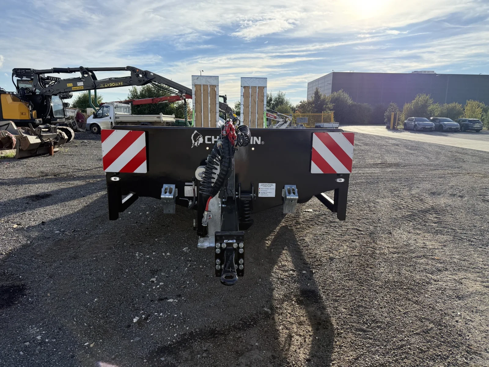 VENTE D'UN PORTE ENGINS AGRICOLE 3 ESSIEUX A TOURS — VENTE DYNA-TREK PEA-32 — à TOURS, Indre-et-Loire — photo 1