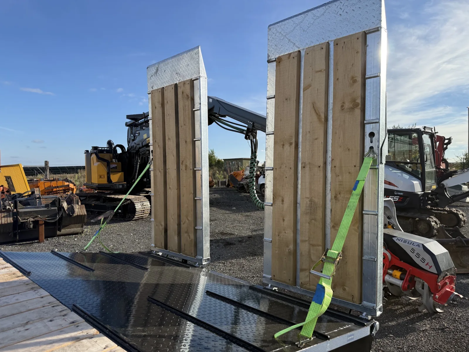 VENTE D'UN PORTE ENGINS AGRICOLE 3 ESSIEUX A TOURS — VENTE DYNA-TREK PEA-32 — à TOURS, Indre-et-Loire — photo 3