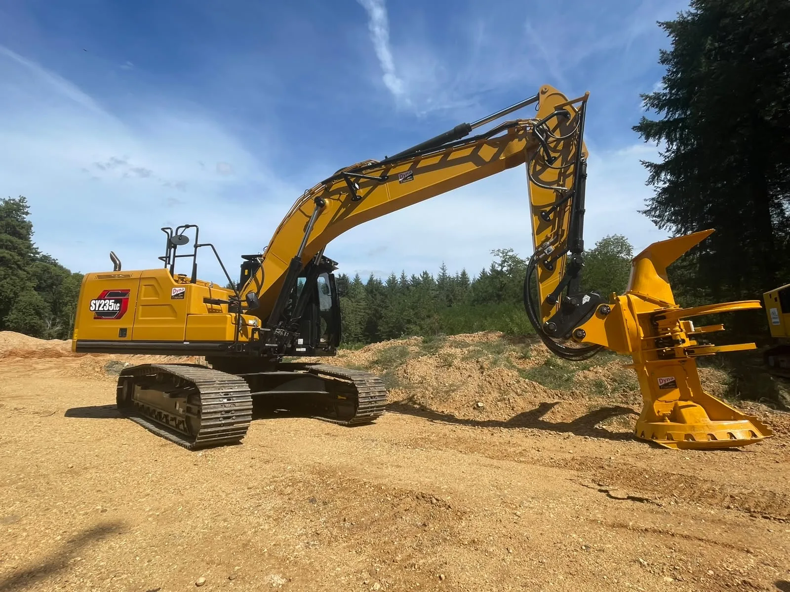 LIVRAISON DE LA SANY SY235 FORESTIERE ! — VENTE SANY SY235 FORESTIERE + FELLER 3018 GILBERT — à SABLE SUR SARTHE, Sarthe