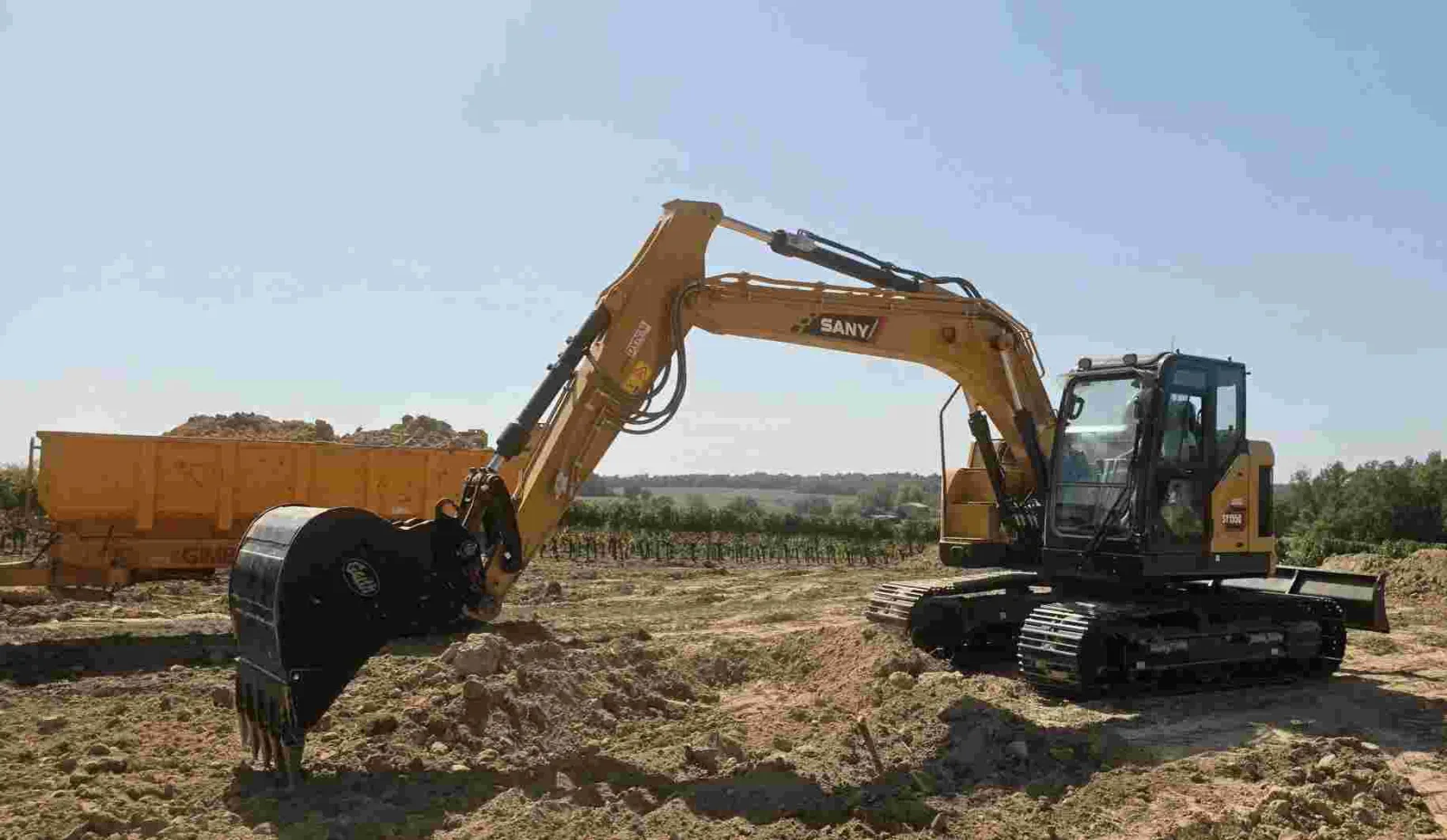 Démonstration Sany Sy155U — DEMO SANY Sy155u — à Saint martin du puy, Gironde