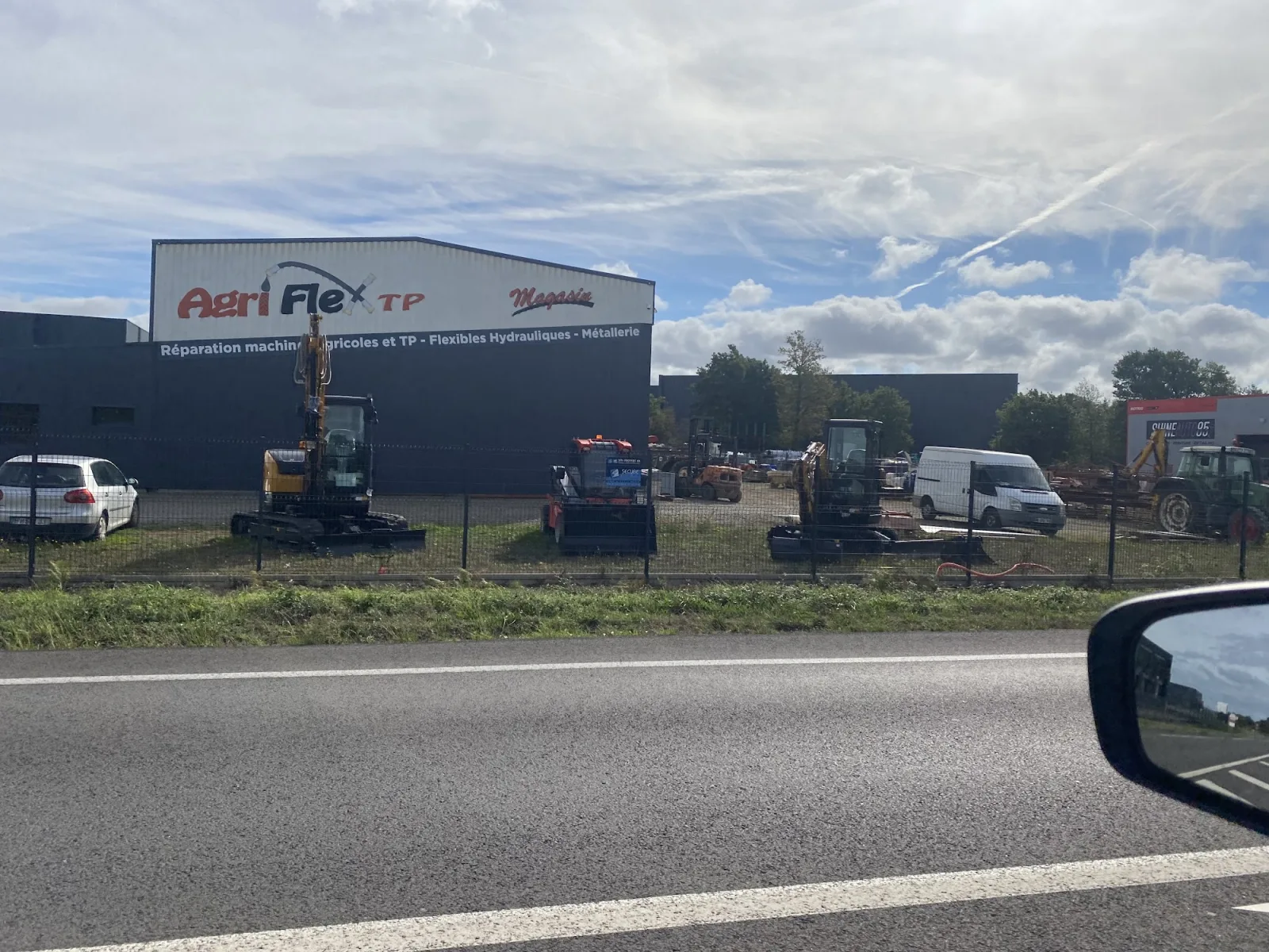 📍 Notre agent à proximité de La Roche-sur-Yon - AGRIFLEX TP — PROMOTION SANY SY26U / DT1500 / SY50U — à la boissiere-des -landes, Vendée