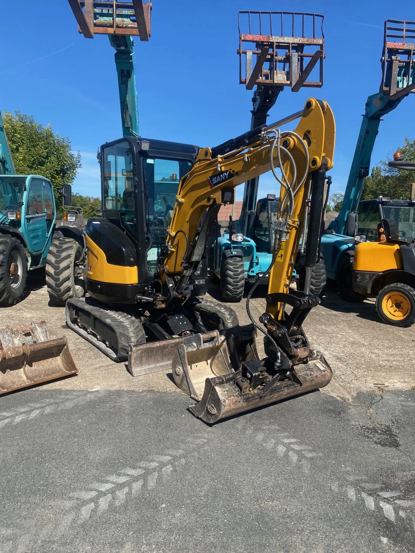 France Matériels Services propose à la vente une SY26U d'occasion — OCCASION - À VENDRE SANY SANY SY 26 U — à LA VALLEE - BORDS, Charente-Maritime