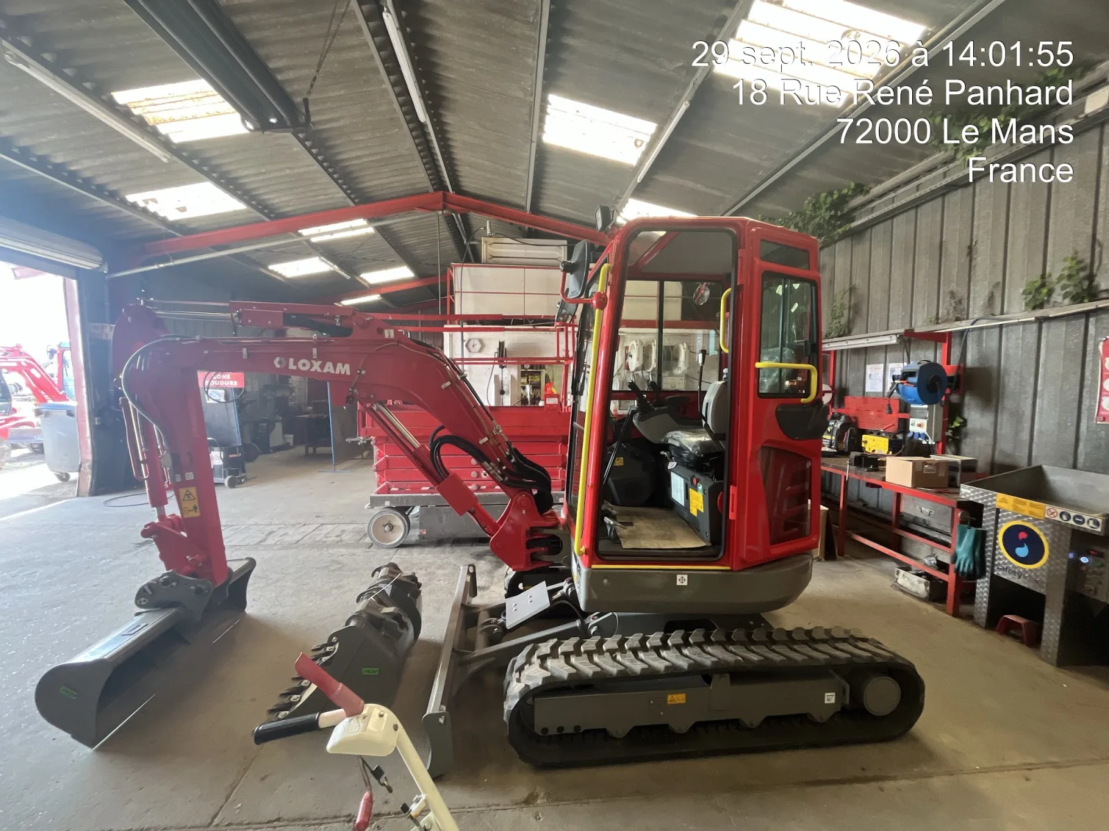 🚜 MISE EN ROUTE D’UNE SANY SY26C ! — LIVRAISON SANY SY26C — à Le Mans, Sarthe — photo 1