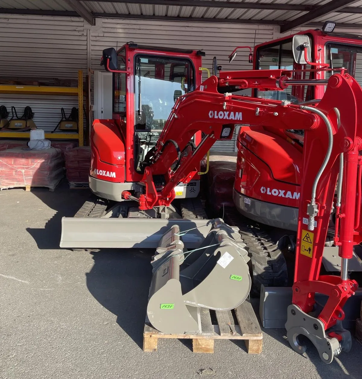 🚜 DOUBLE MISE EN SERVICE SANY CHEZ LOXAM ! 🔴⚫ — LIVRAISON SANY SY26U — à HERIC, Loire-Atlantique