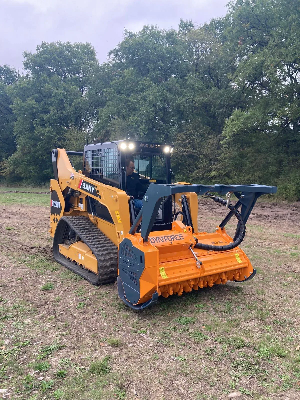 🚜🌿 NOUVELLE VENTE SANY À TOURS (37) ! — VENTE SANY ST230V avec Broyeur TMC — à TOURS, Indre-et-Loire