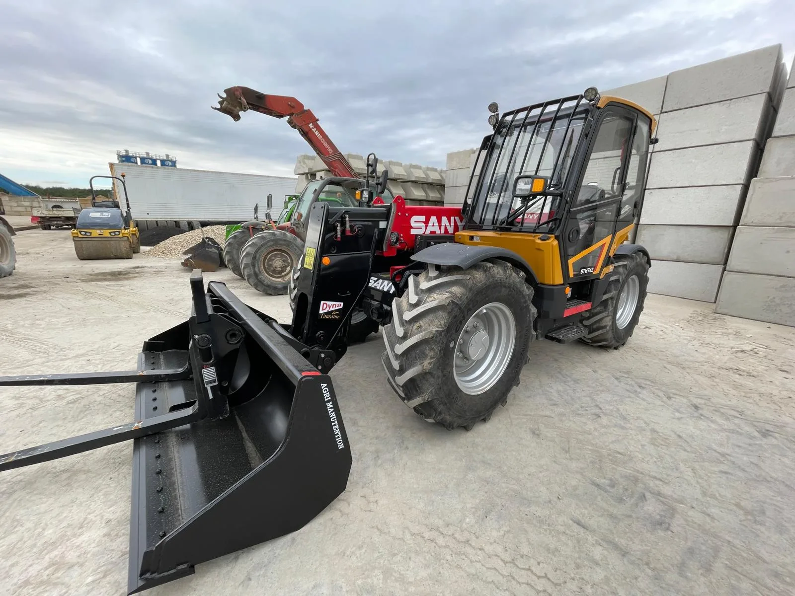 🚜 Livraison d’un télescopique chez BBF ! — VENTE SANY STH 742 — à St Rémy sur Creuse, Vienne