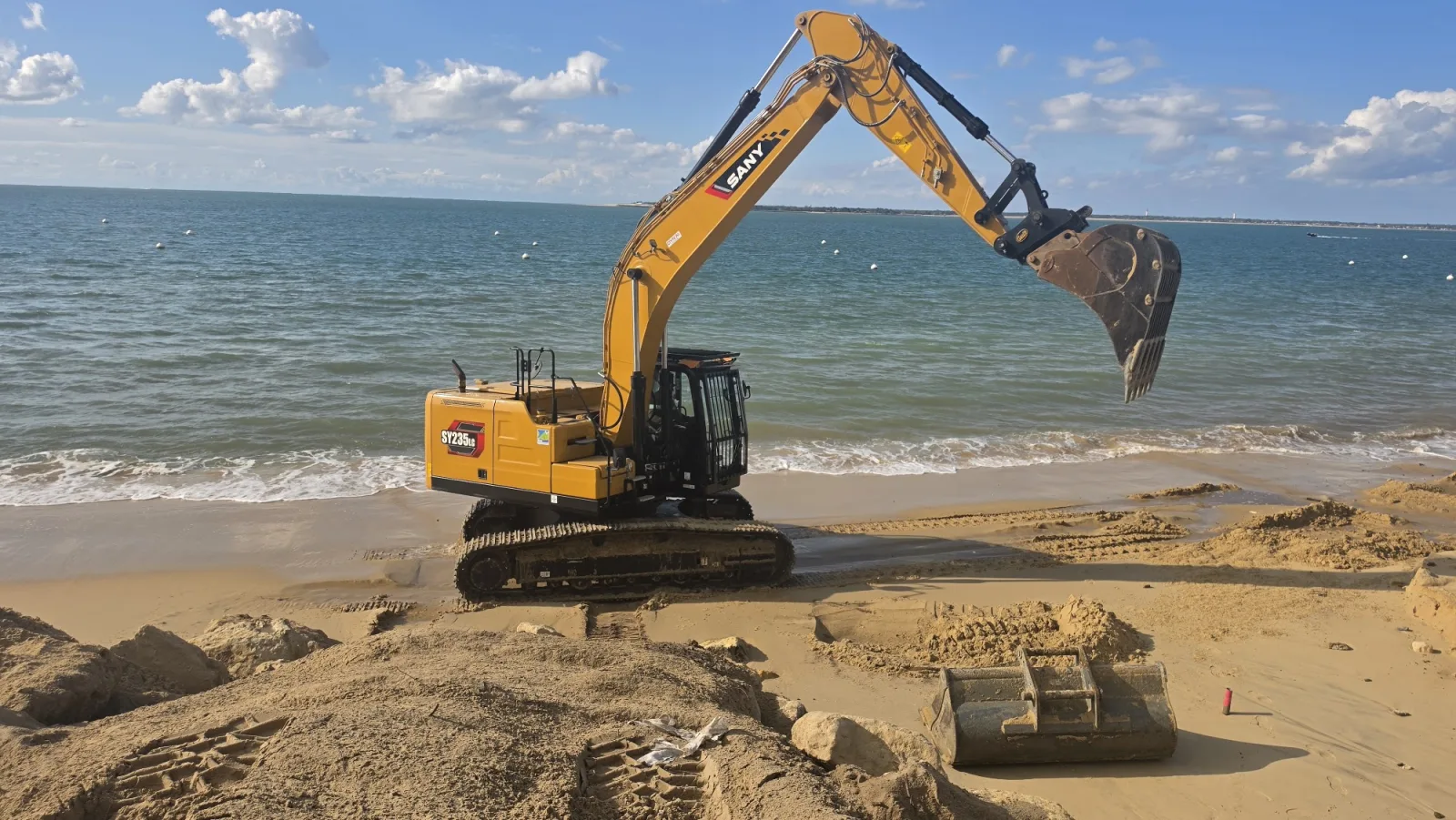 🚧 La SANY SY235C en location à La Teste-de-Buch (Dune du pilat) ! — LOCATION SANY Sy 235 c — à La teste de buch, Gironde