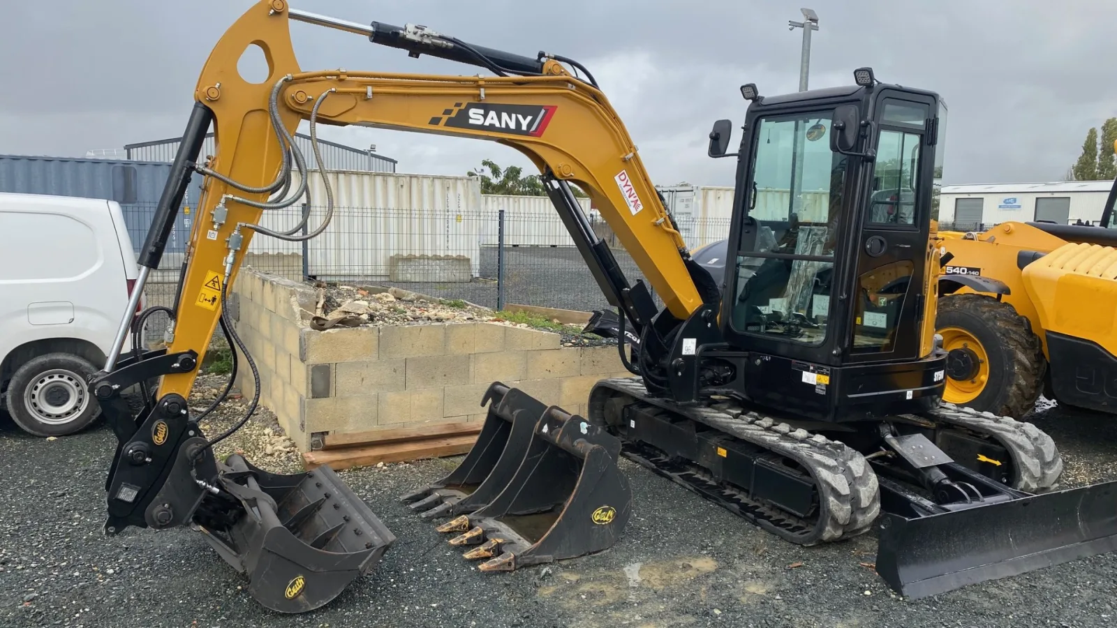 🚜 NOUVELLE LIVRAISON SANY EN CHARENTE-MARITIME (17) ! 💪 — LIVRAISON SANY SY50U PRO — à SAINTES, Charente-Maritime — photo 1