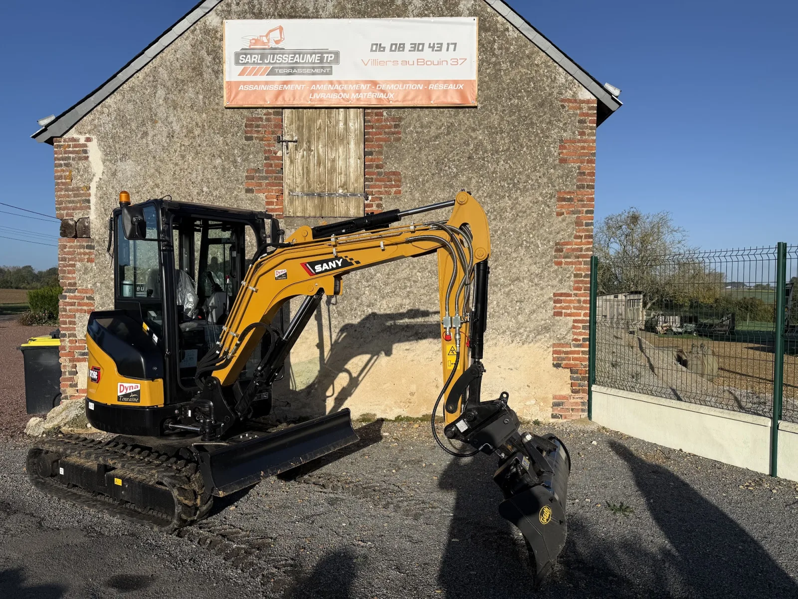 🚜 UNE NOUVELLE ENTREPRISE, UNE NOUVELLE SANY ! 💪 (SY26C) — VENTE SANY SY26C — à Villiers-au-Bouin, Indre-et-Loire — photo 2