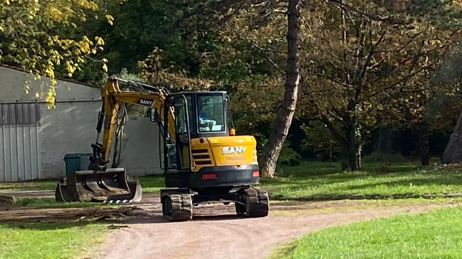 🚜 SANY SY50U EN ACTION À ROYAN (17) ! — VISITE SANY SY50U — à ROYAN, Charente-Maritime — photo 4