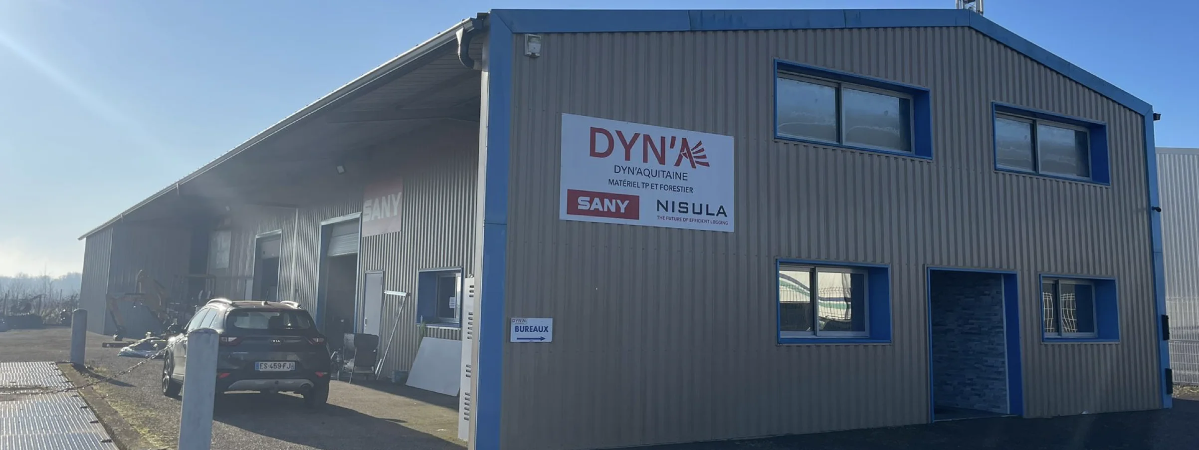 Bâtiment de DYN'AQUITAINE à Créon avec atelier et magasin