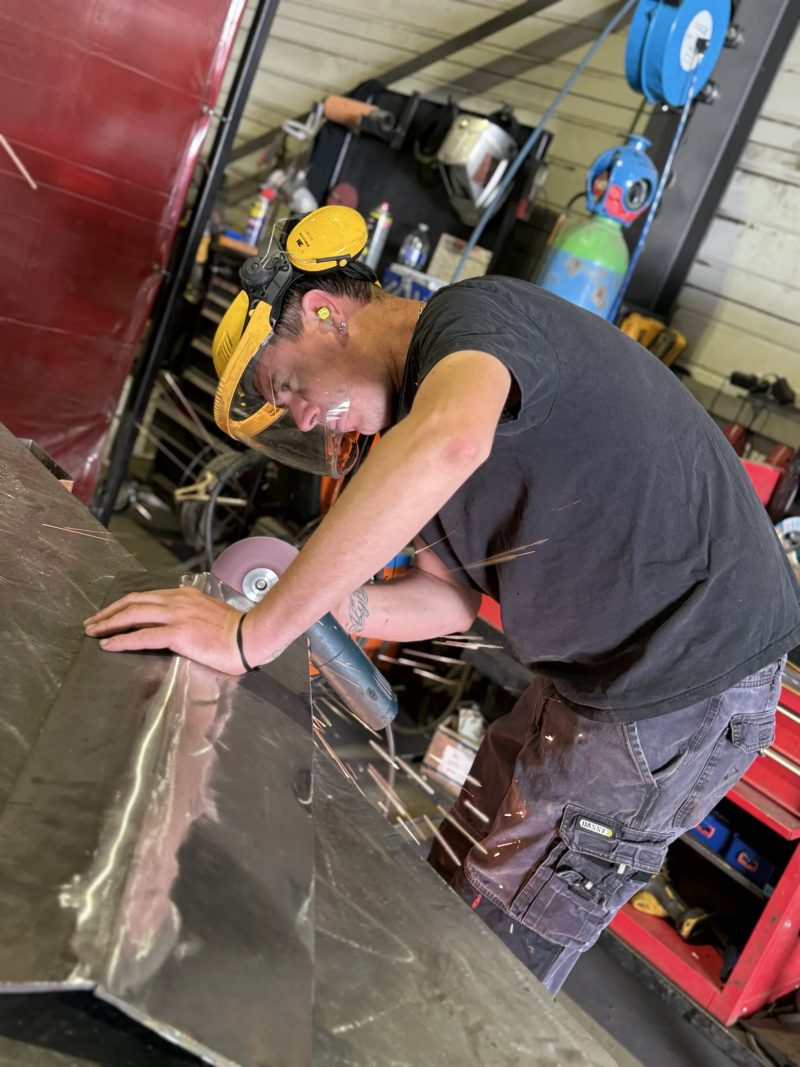 Travail de chaudronnerie dans l'atelier DYNA