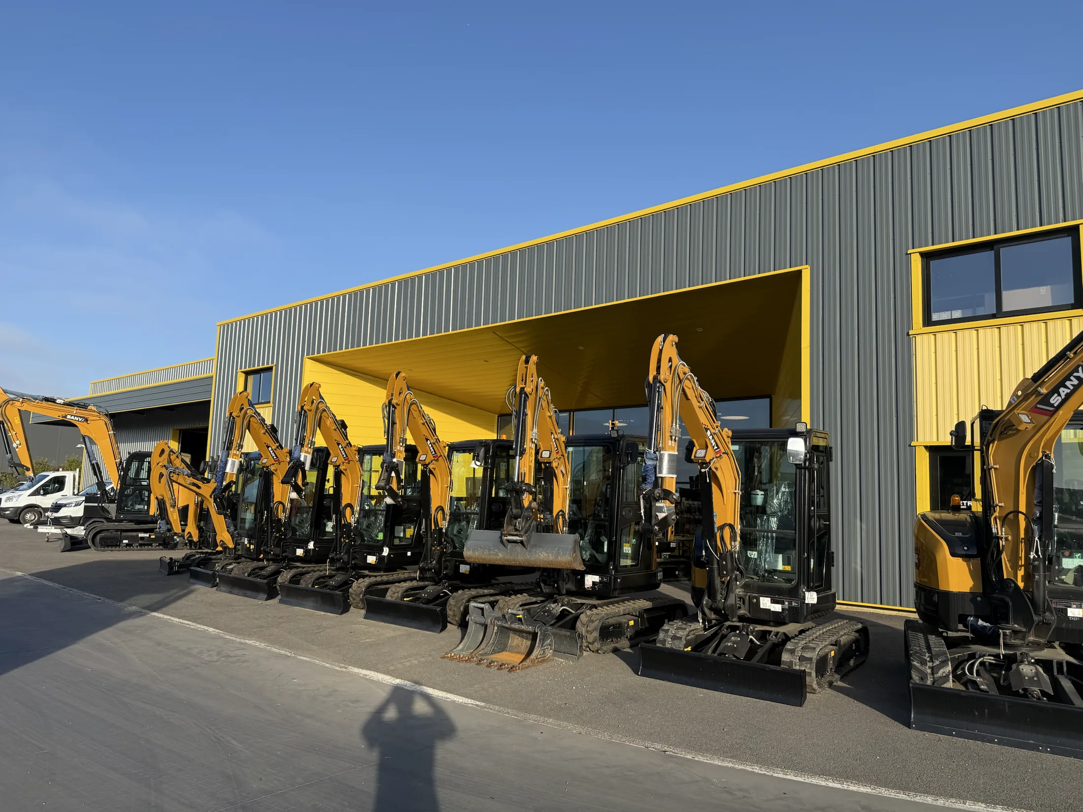 Stock de machines neuves SANY sur le parc DYNA
