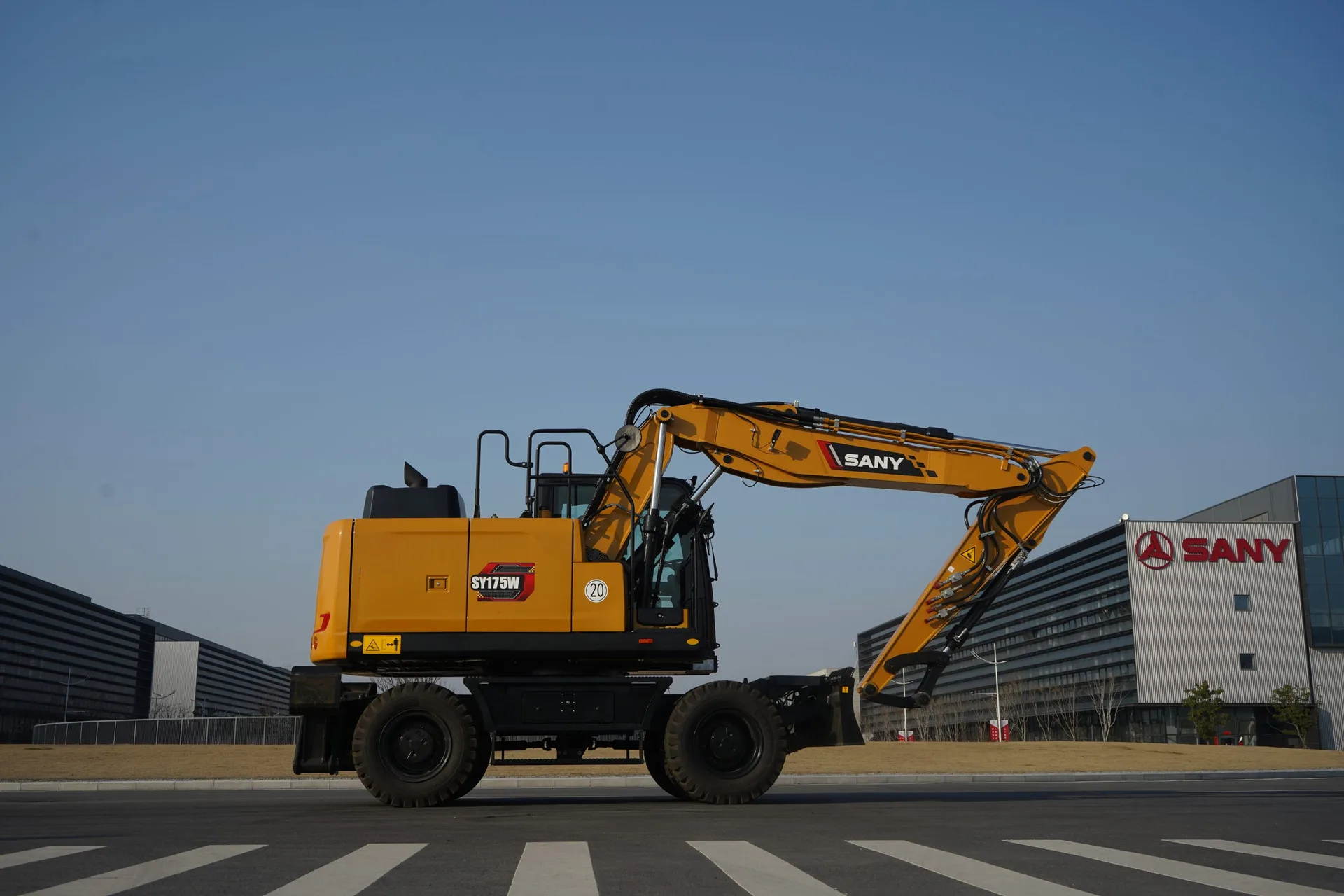 SANY SY175W – pelles de 7 à 18 tonnes – vue principale 1